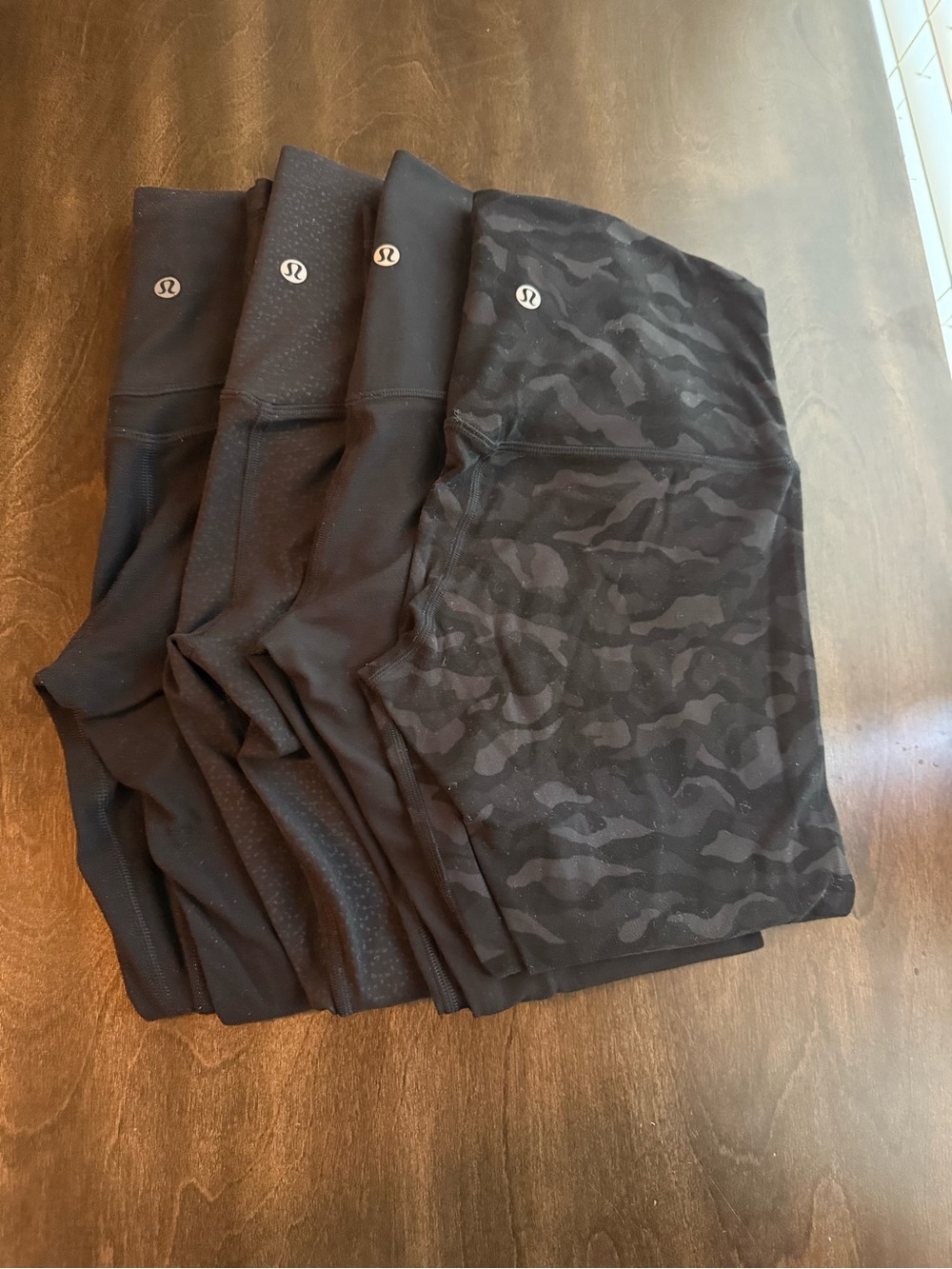 lululemon athletica BUNDLE Black And PATTERN Size 0 Legging  25” And 27” Inseam